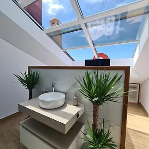 https://agradable-adosado-en-nerja.hotelsinnerja.org